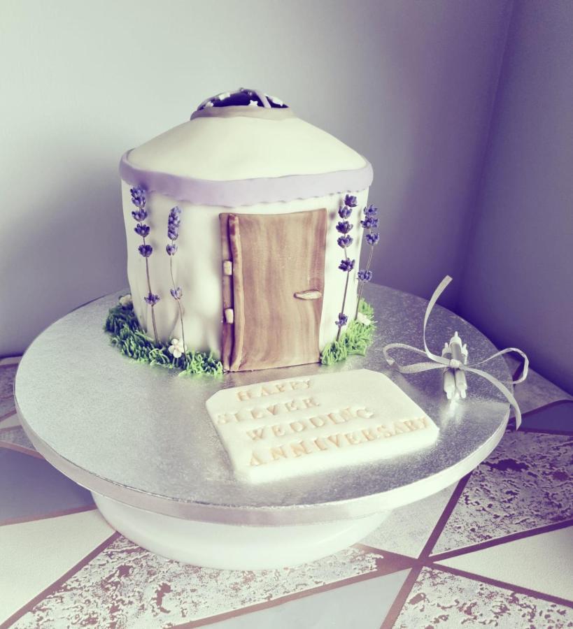 Gingerbread Cottage Yurts Dereham Ngoại thất bức ảnh