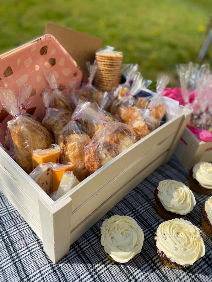 Gingerbread Cottage Yurts Dereham Ngoại thất bức ảnh