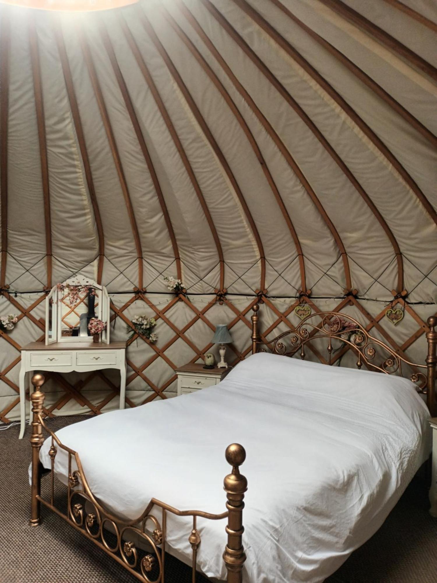 Gingerbread Cottage Yurts Dereham Ngoại thất bức ảnh