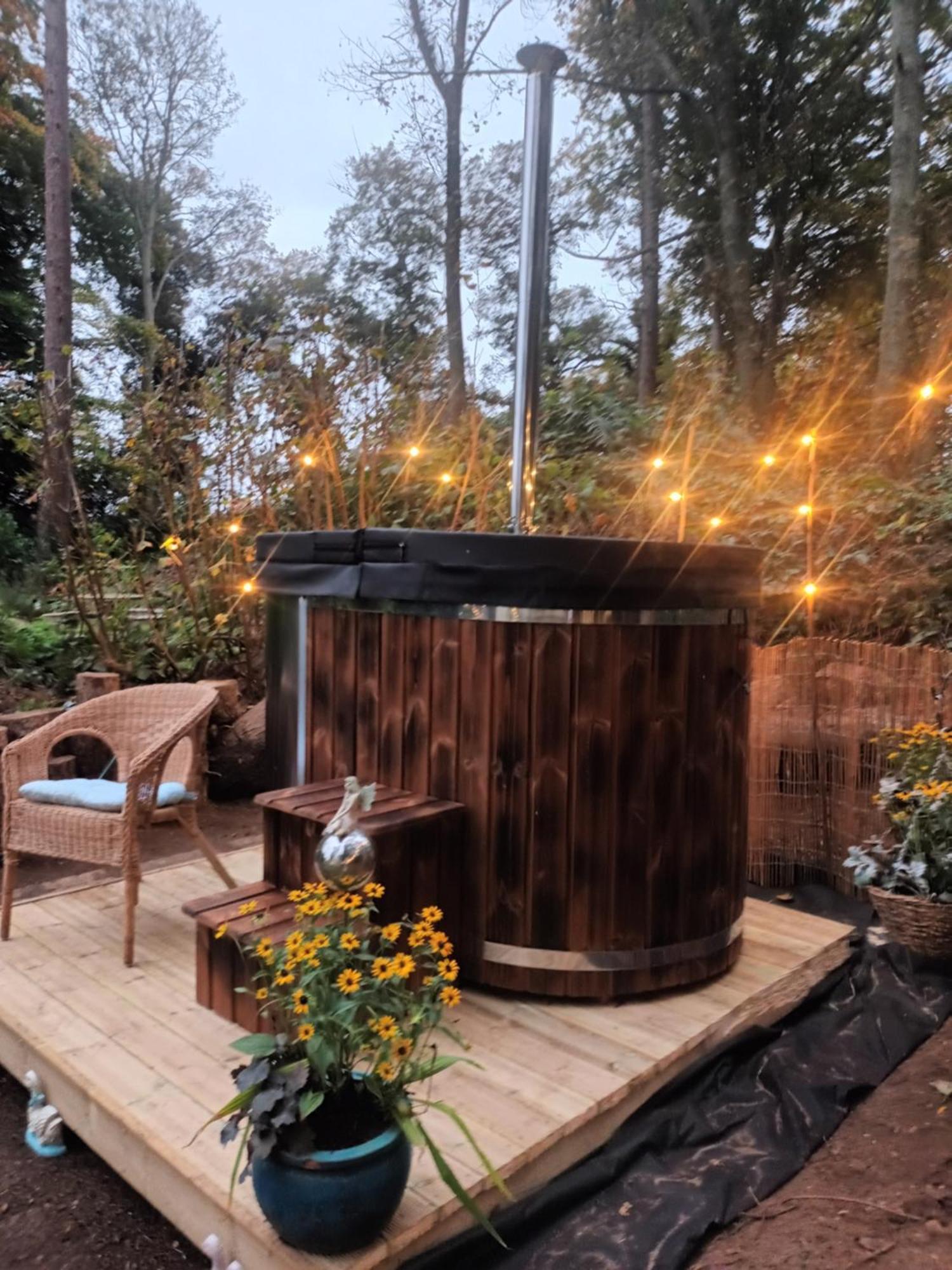 Gingerbread Cottage Yurts Dereham Ngoại thất bức ảnh